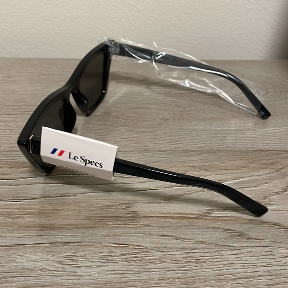 Le Spec Velodrome Sunglasses (black) - Picture 2 of 3